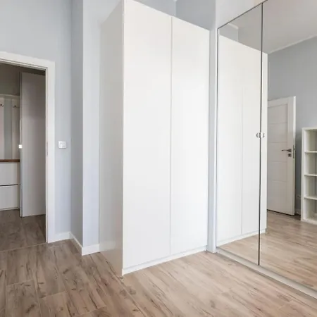 Superb Mokotow Klobucka * Warsaw