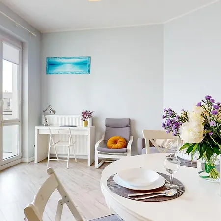 Jetset Apartment With Parking Chopin Airport Apartment *