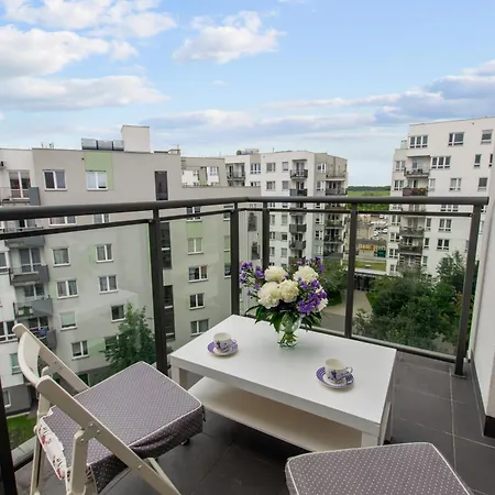 Jetset Apartment With Parking Chopin Airport Apartment *